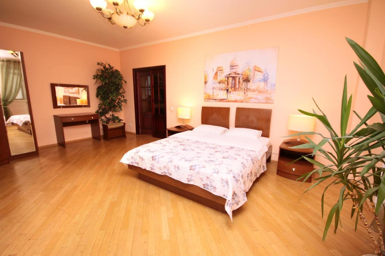 Inn Home Apartments - Livoberezhna Kijów Zewnętrze zdjęcie